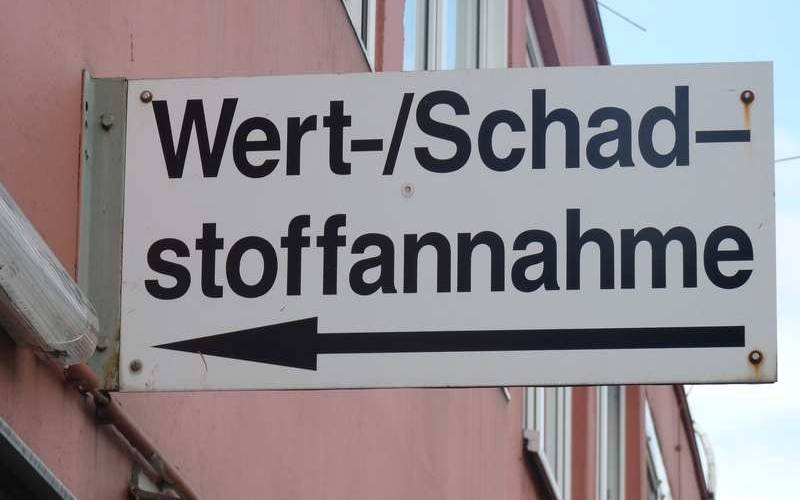 Schild Schadstoff-Annahme