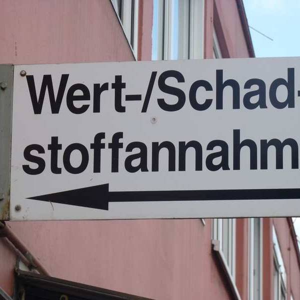 Schild Schadstoff-Annahme