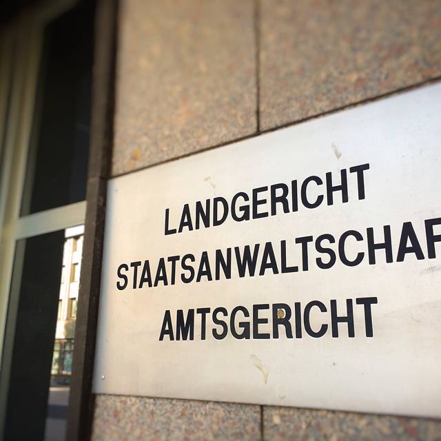 Schild Landgericht, Staatsanwaltschaft, Amtsgericht Bochum