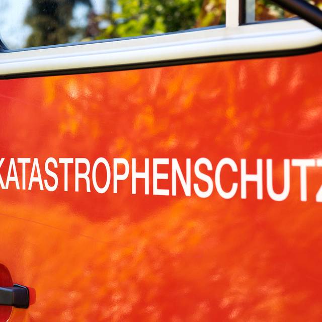 Einsatzfahrzeug mit der Aufschrift Katastrophenschutz (Symbolbild).