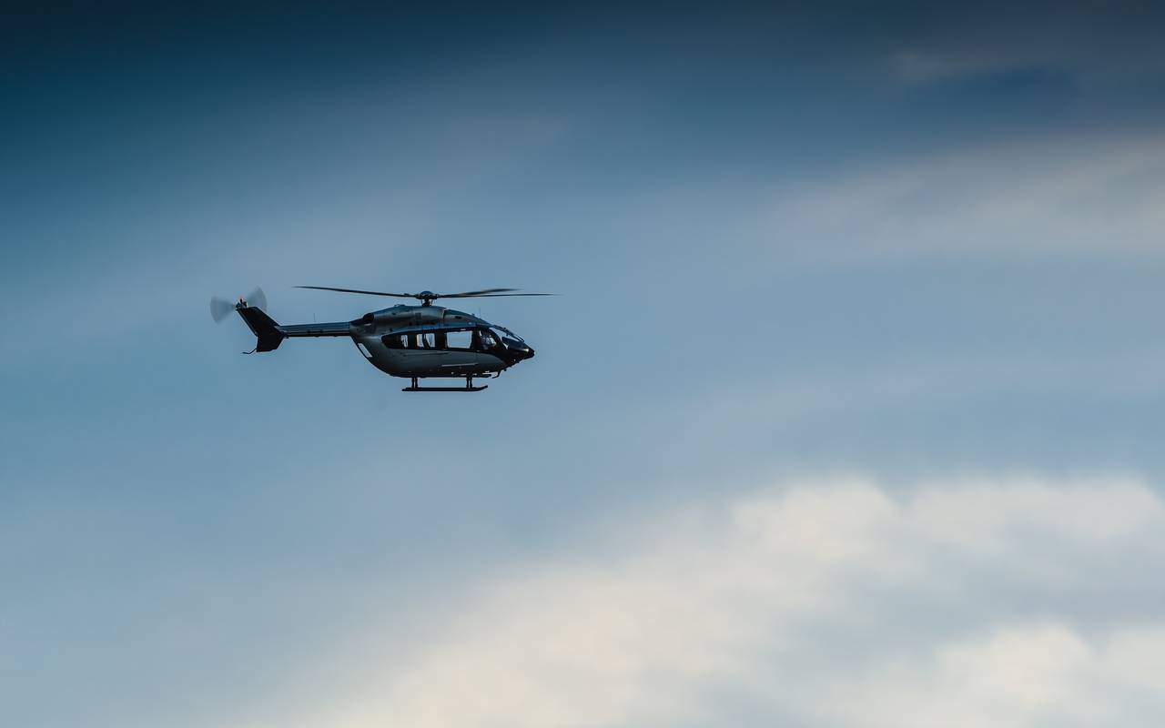 Hubschrauber vor blauem Himmel.
Bei Verwendung in Social Media muss die Bildquelle am Bild genannt werden; bei Verwendung als Nachrichtenbild spielt das System diese automatisch mit aus.