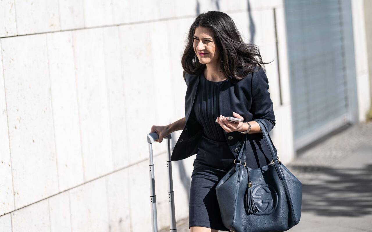 Serap Güler soll neue Staatsministerin im Auswärtigen Amt werden - eine Art Vertreterin des designierten Außenministers Johann Wadephul.