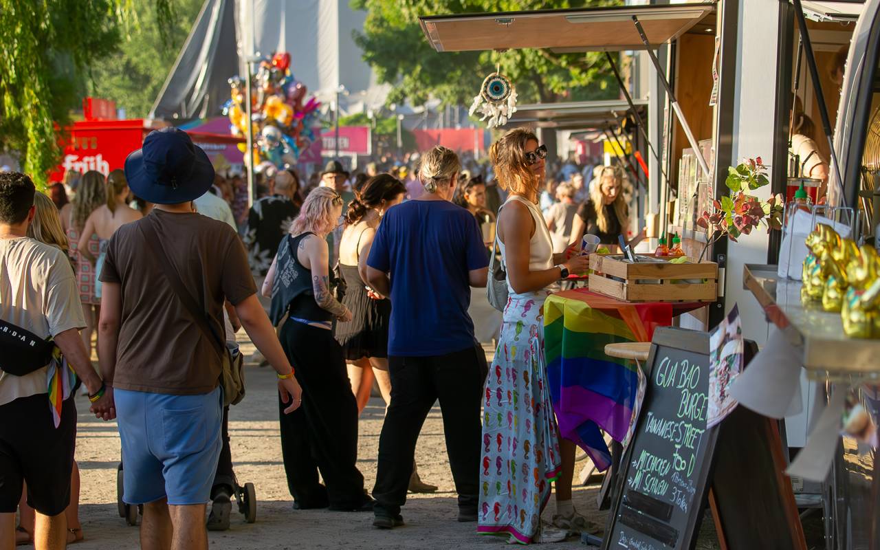 Eindrücke vom Rainbow Festival in Köln am Fühlinger See