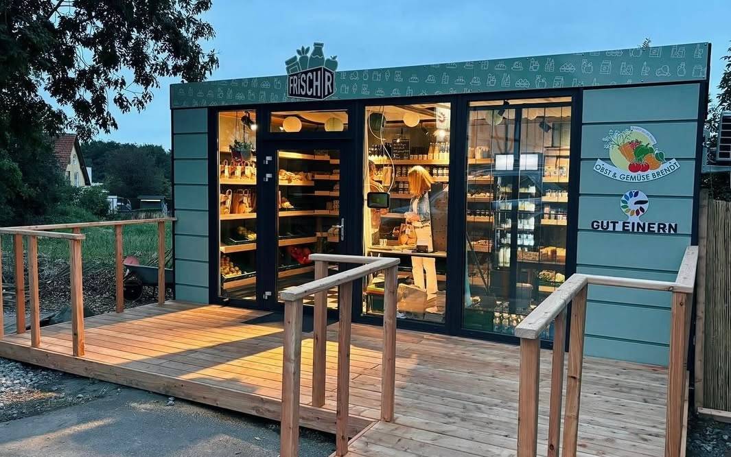 Ein Lebensmittelcontainer auf Hof Einern