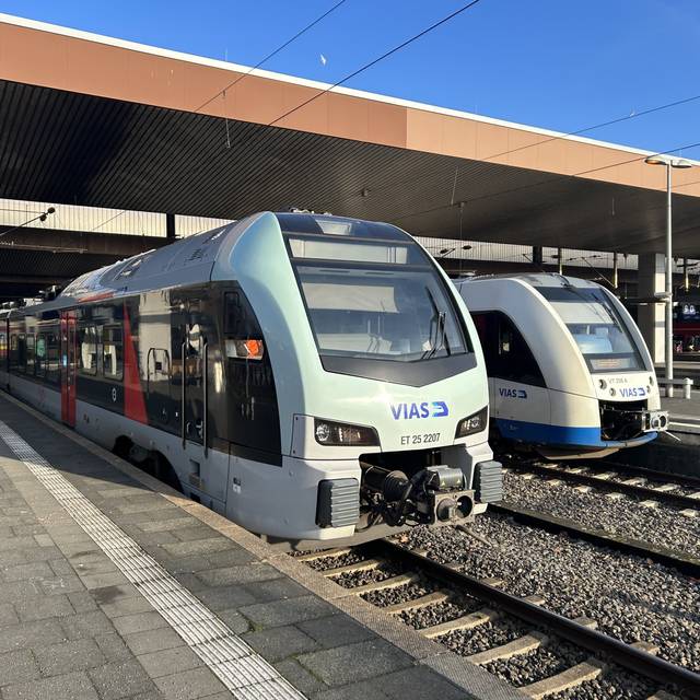 VIAS-Zug vom Typ Stadler FLIRT im NiederrheinNetz