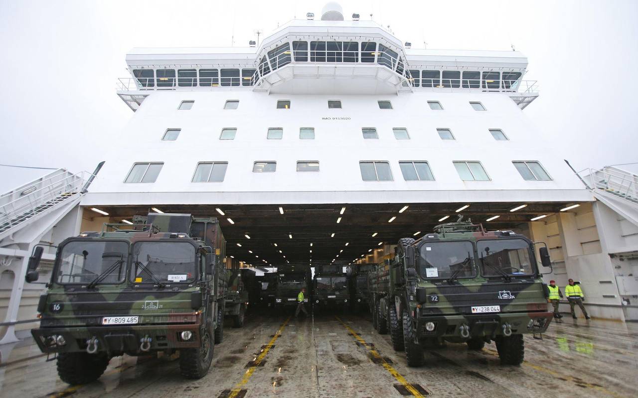 Verladung von "Patriot"-Flugabwehrraketen