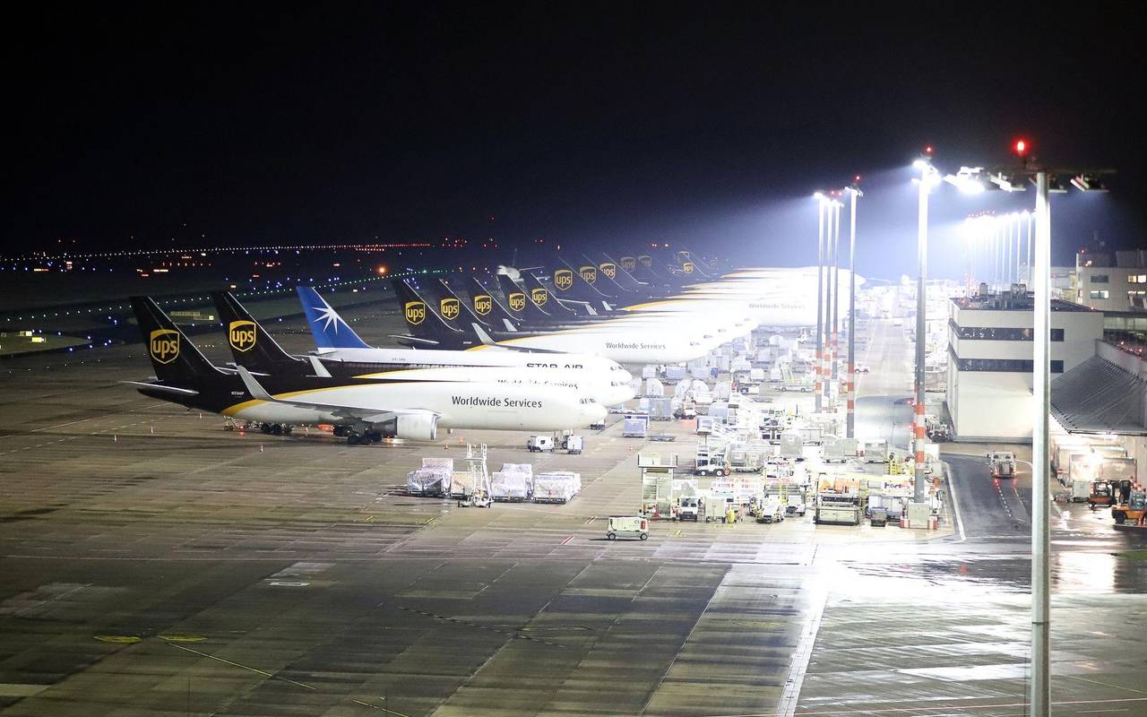 Blitzeis legt Flugbetrieb in Köln/Bonn für 45 Minuten lahm