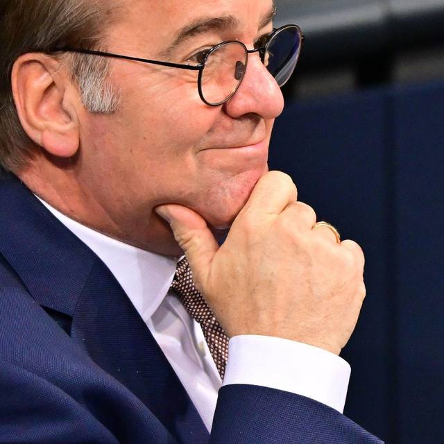 Bundestag billigt Wehrdienstgesetz