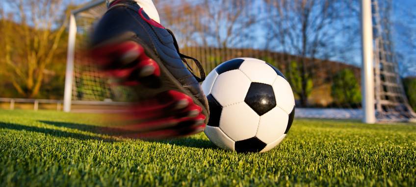 Sonderzüge und viel Polizei vor Revierderby