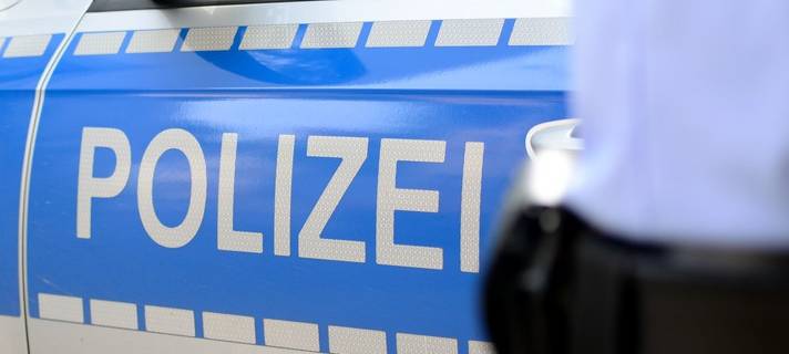 Fußgänger angefahren - Täter flüchtet