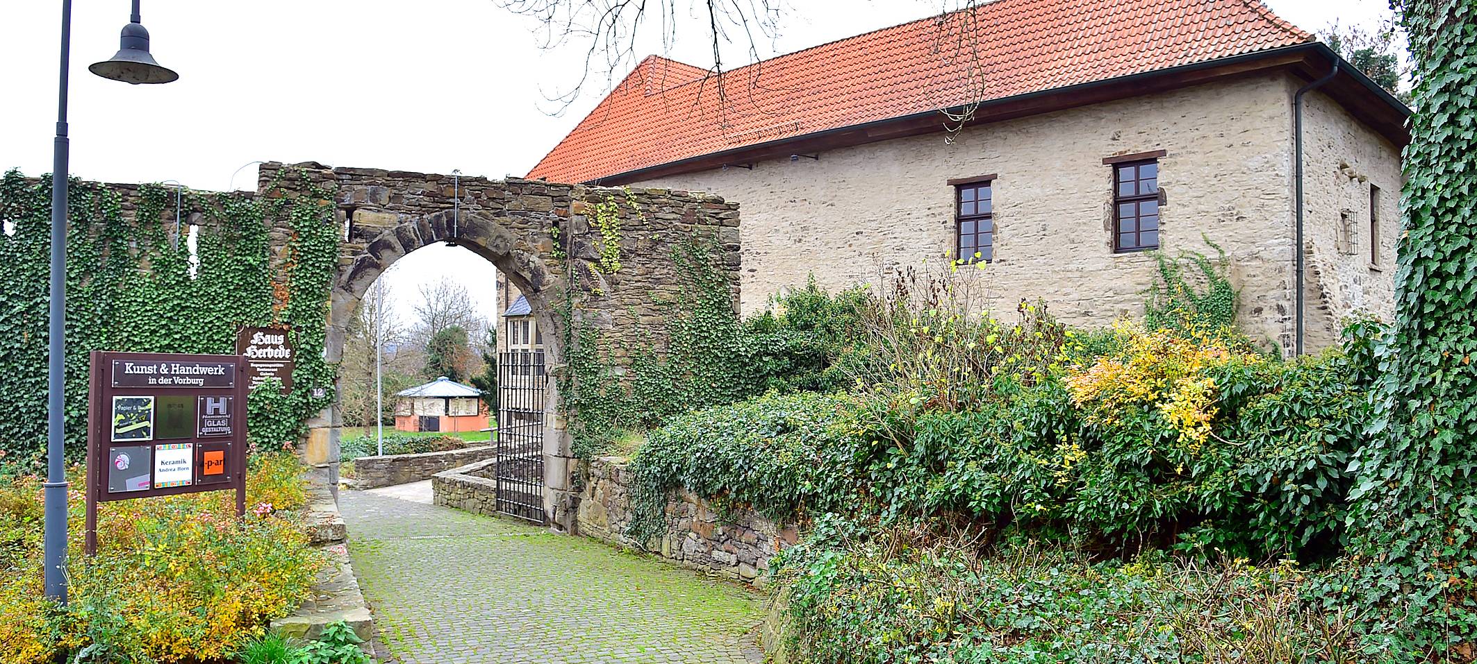 Der ehemalige Landsitz Haus Herbede soll eventuell einen Anbau bekommen. Foto vom 20.11.2018 an der Von-Elverfeldt-Allee in Witten-Herbede.