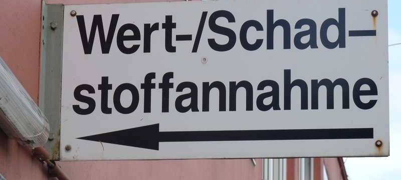 Schild Schadstoff-Annahme