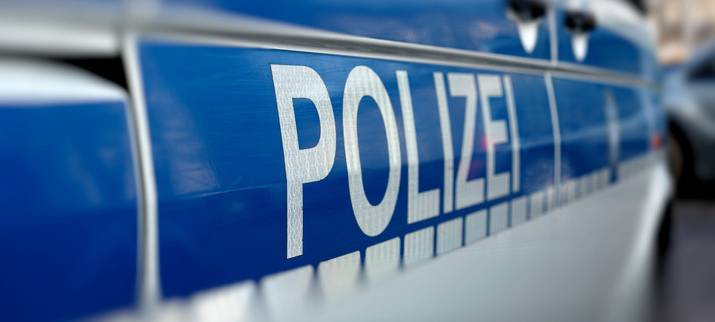 Zusammenstoß zwischen Kuh und Auto auf A1