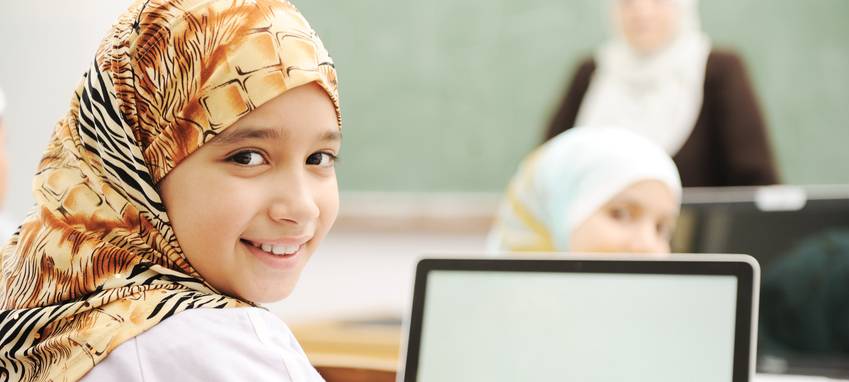 Notebooks, Beamer, Kameras und mehr für Schüler*innen