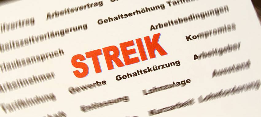 Demonstrierende ziehen am Mittag durch Hattingen