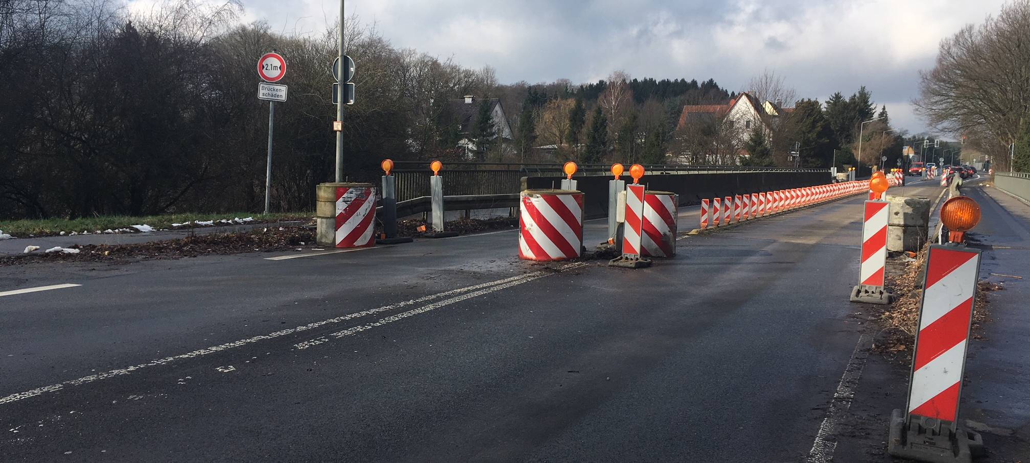 Behelfsbrücke über A1 wird freigegeben
