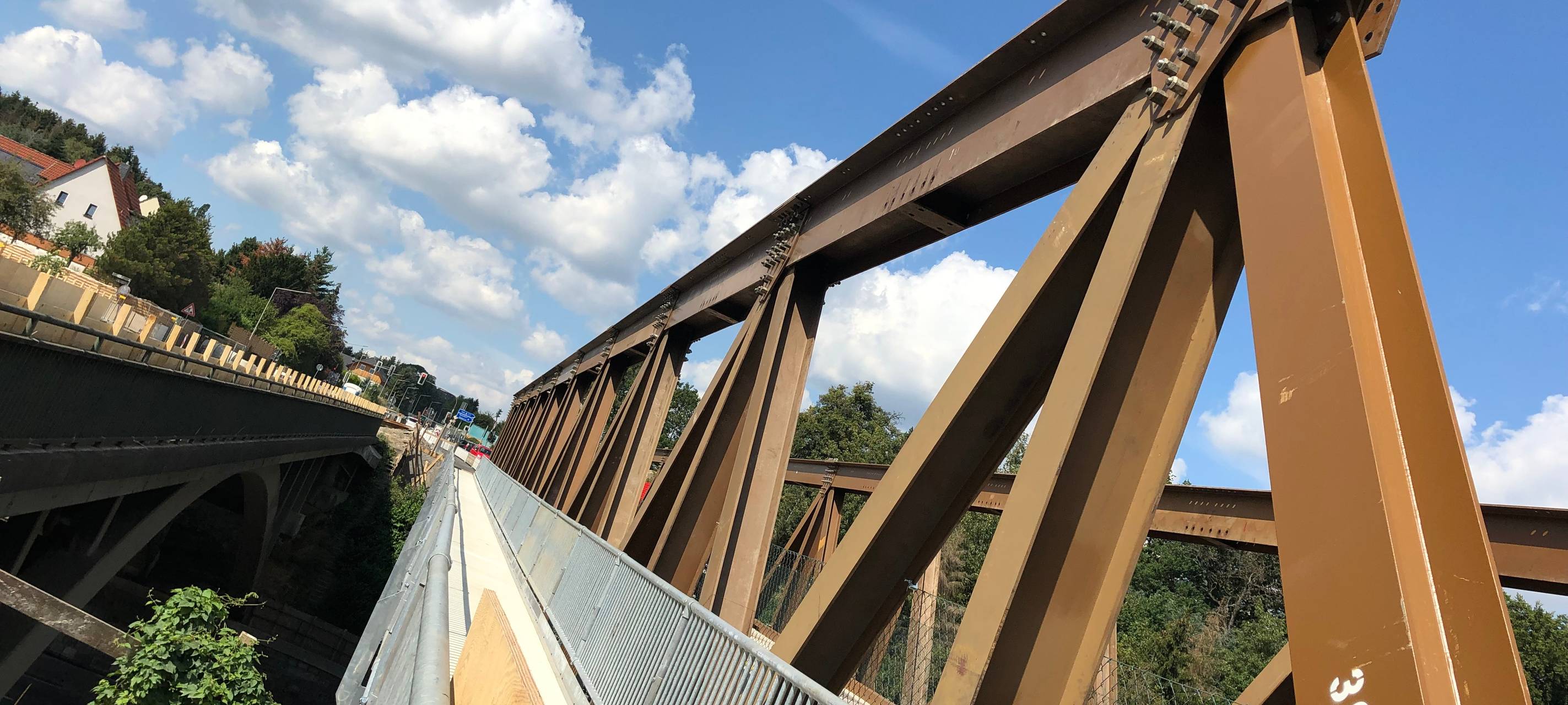 Behelfsbrücke über der A1