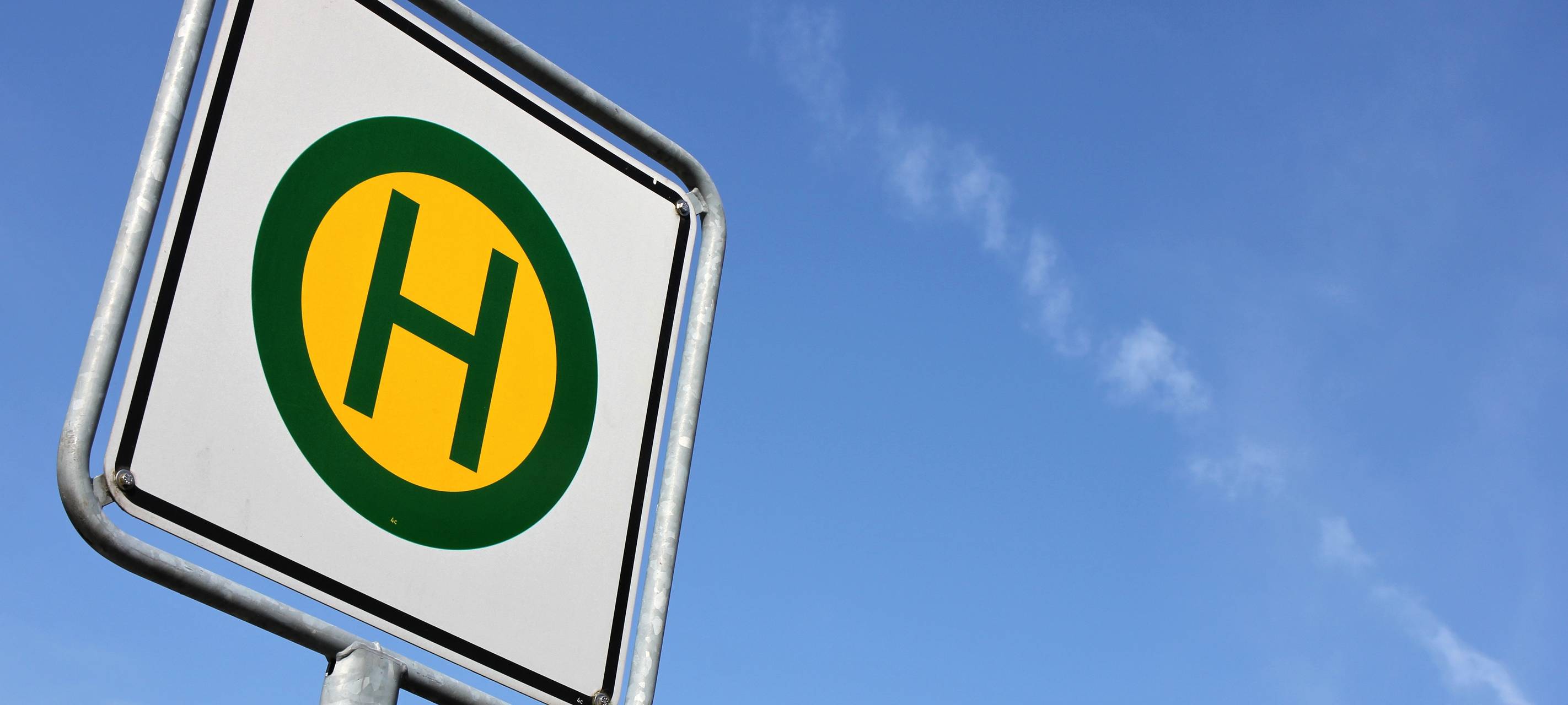 Randalierer zerstören Bushaltestellen im Ennepe-Ruhr-Kreis