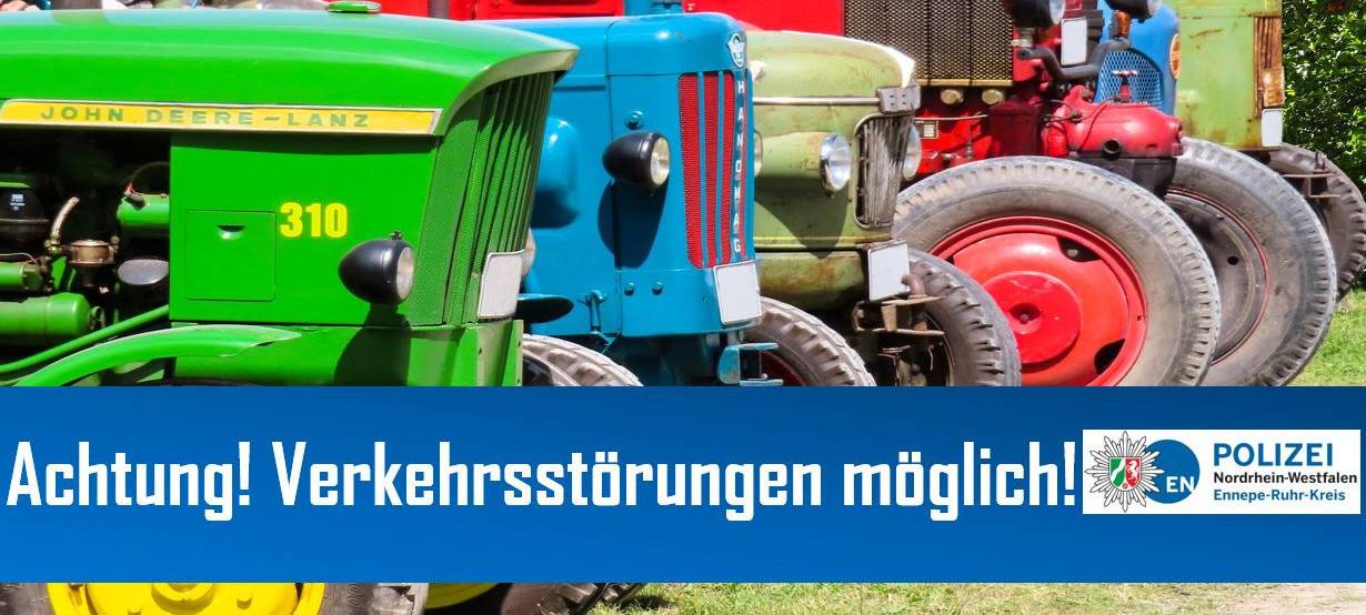 Trecker-Konvoi führt durch den Kreis