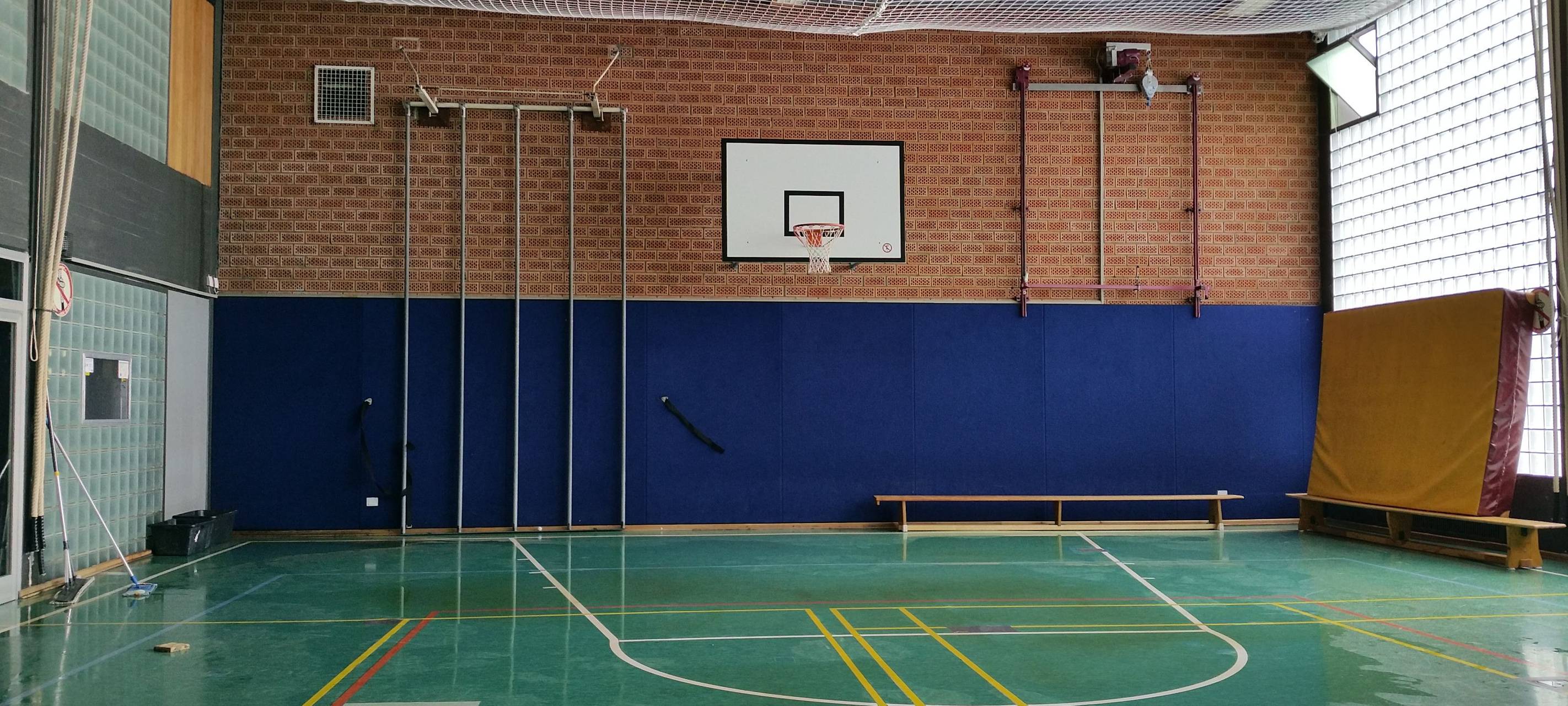 Dach der Turnhalle Schraberg ist stark beschädigt