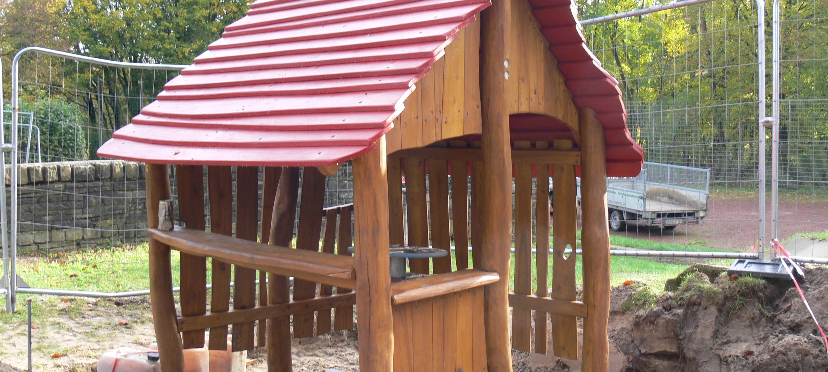 Spielplatz wird schöner gemacht