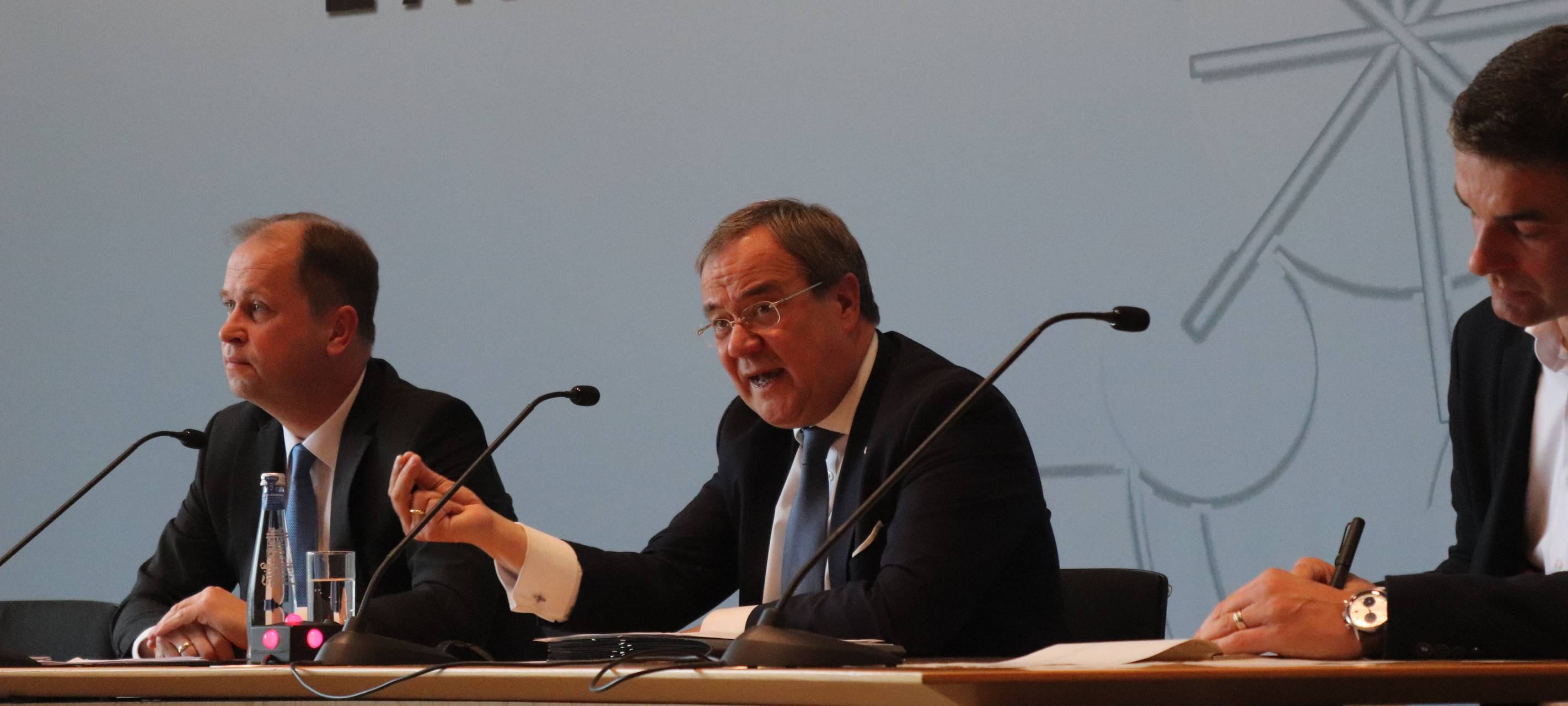 Licht und Schatten bei der Halbzeitbilanz der Landesregierung