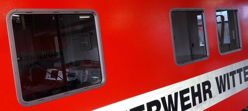 Feuerwehr löscht illegale Osterfeuer