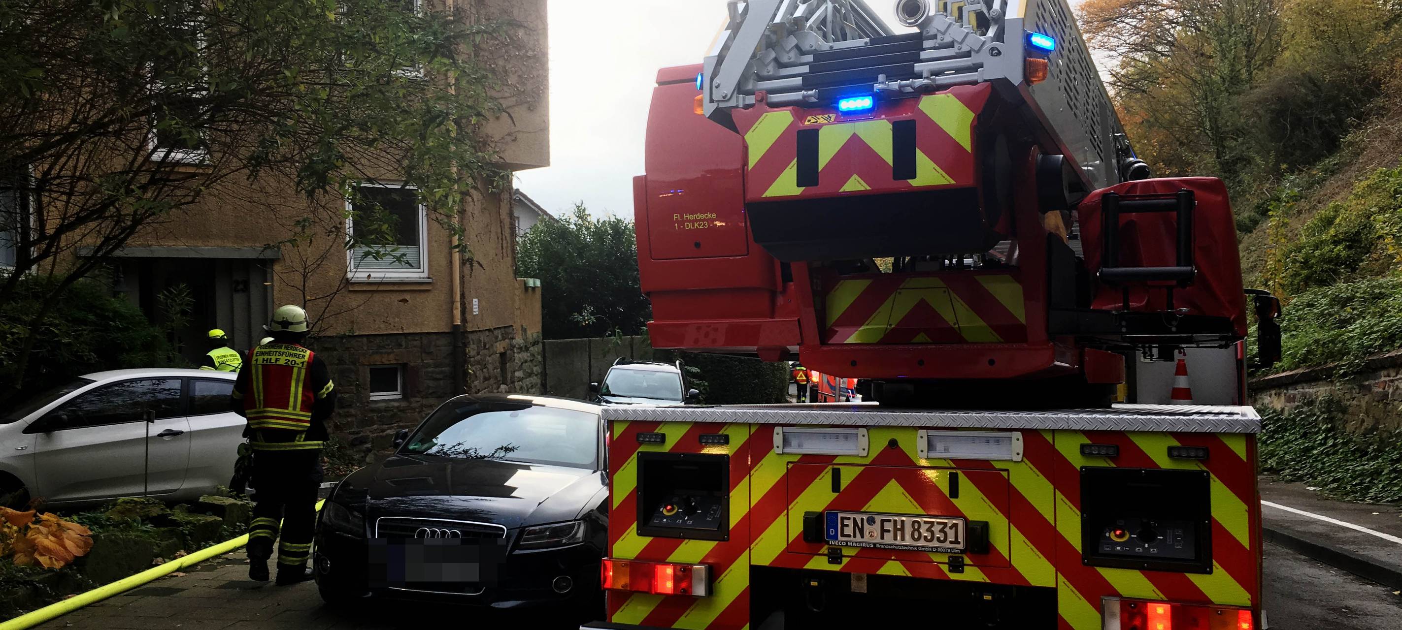 Feuerwehr rückt zu Wohnungbrand aus