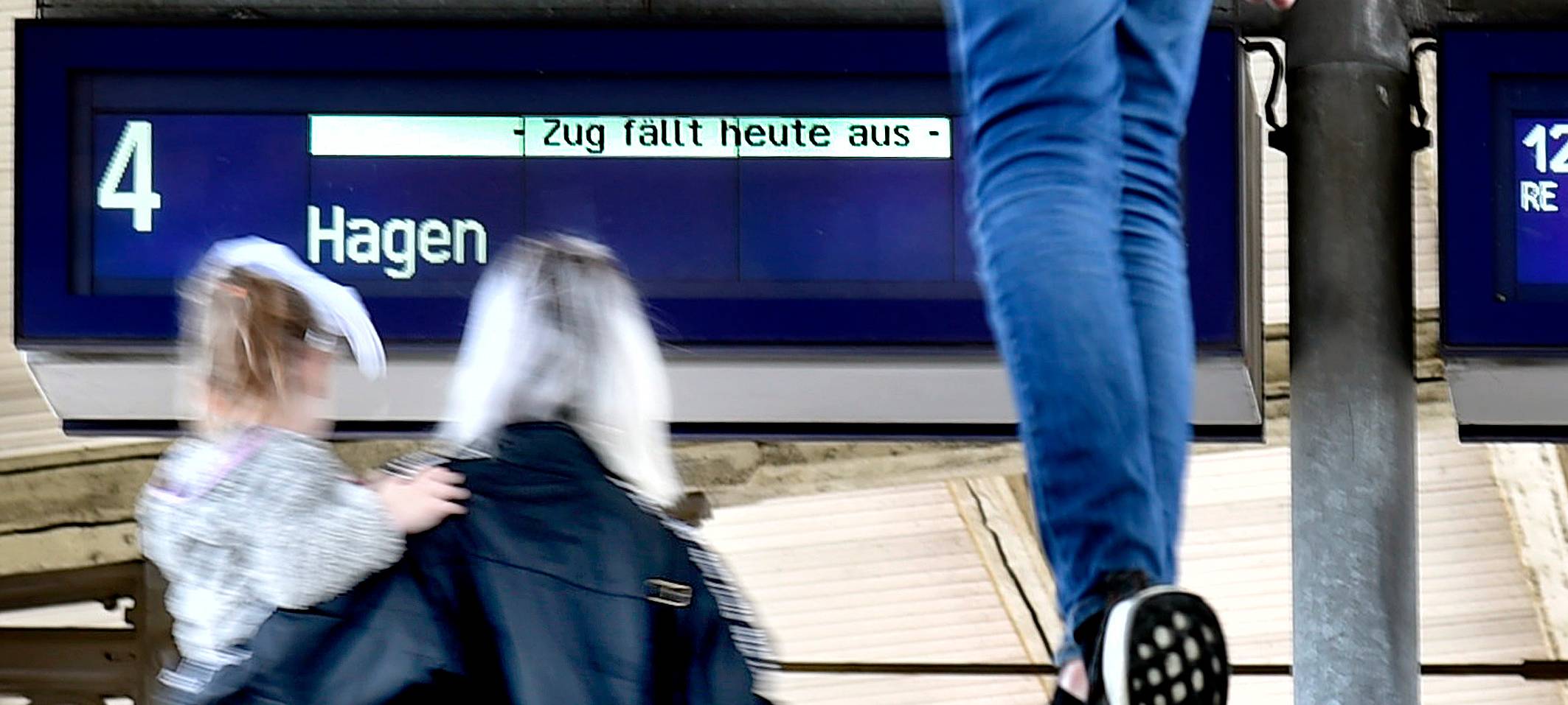 Bahnverkehr normalisiert sich nach Sturmtief