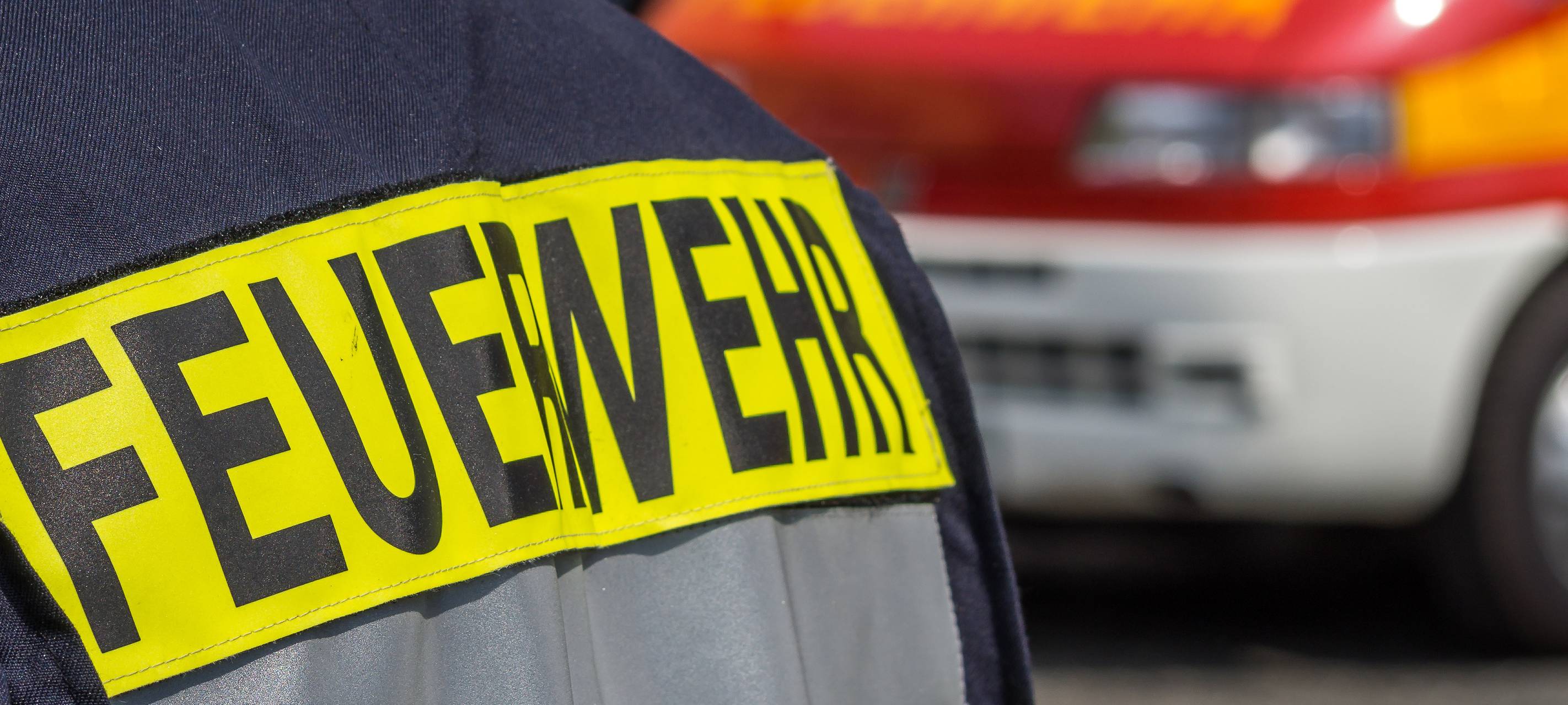 Feuerwehr rettet Kletterer aus Wald