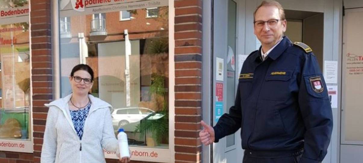 Apotheke spendet an Feuerwehr