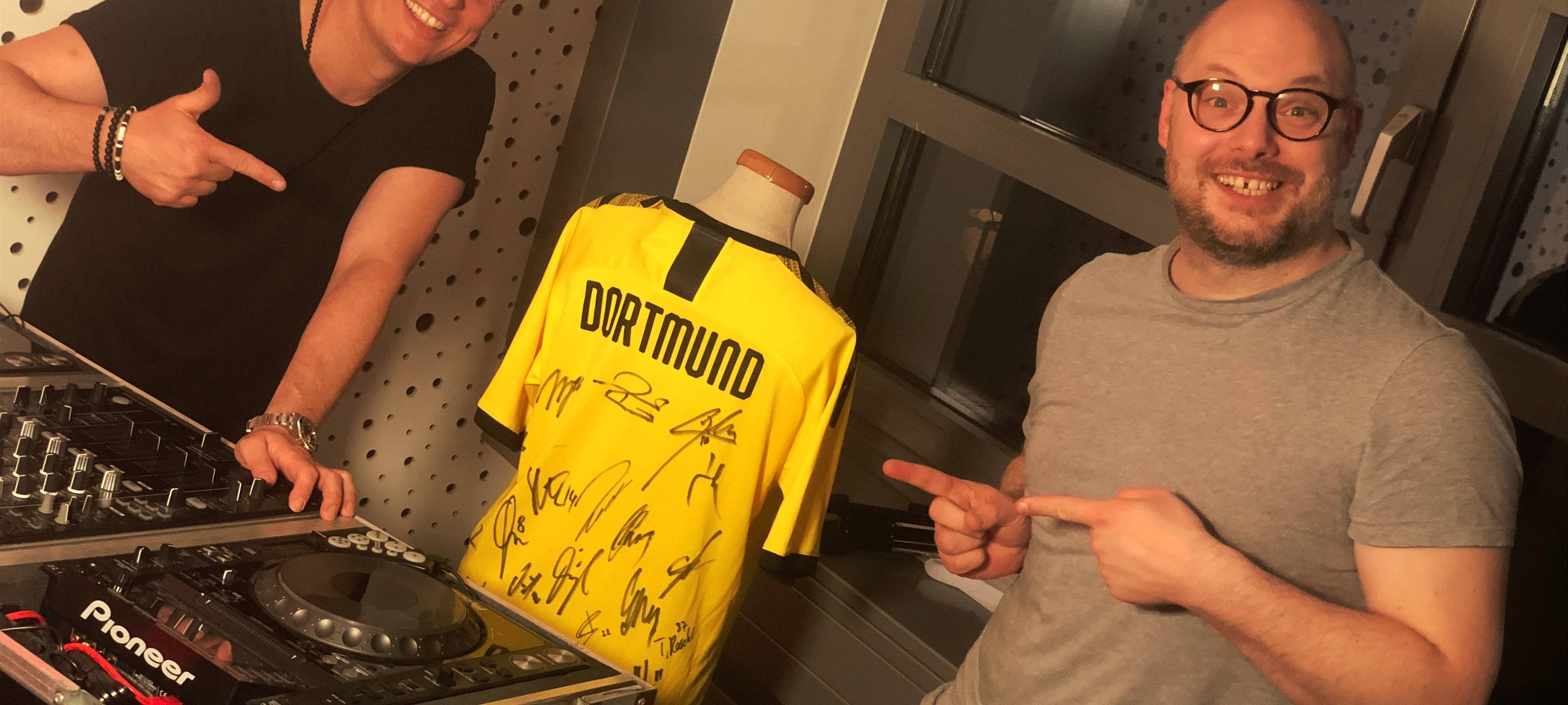 (Dis)tanz in den Mai: Signiertes BVB-Trikot gewinnen