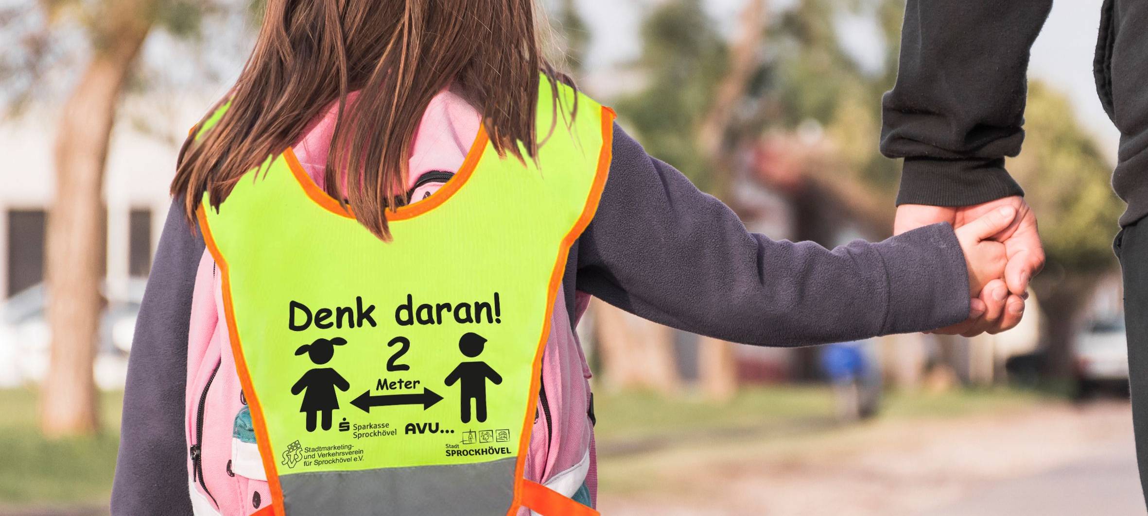 Stadt stattet Grundschulkinder mit Warnwesten aus