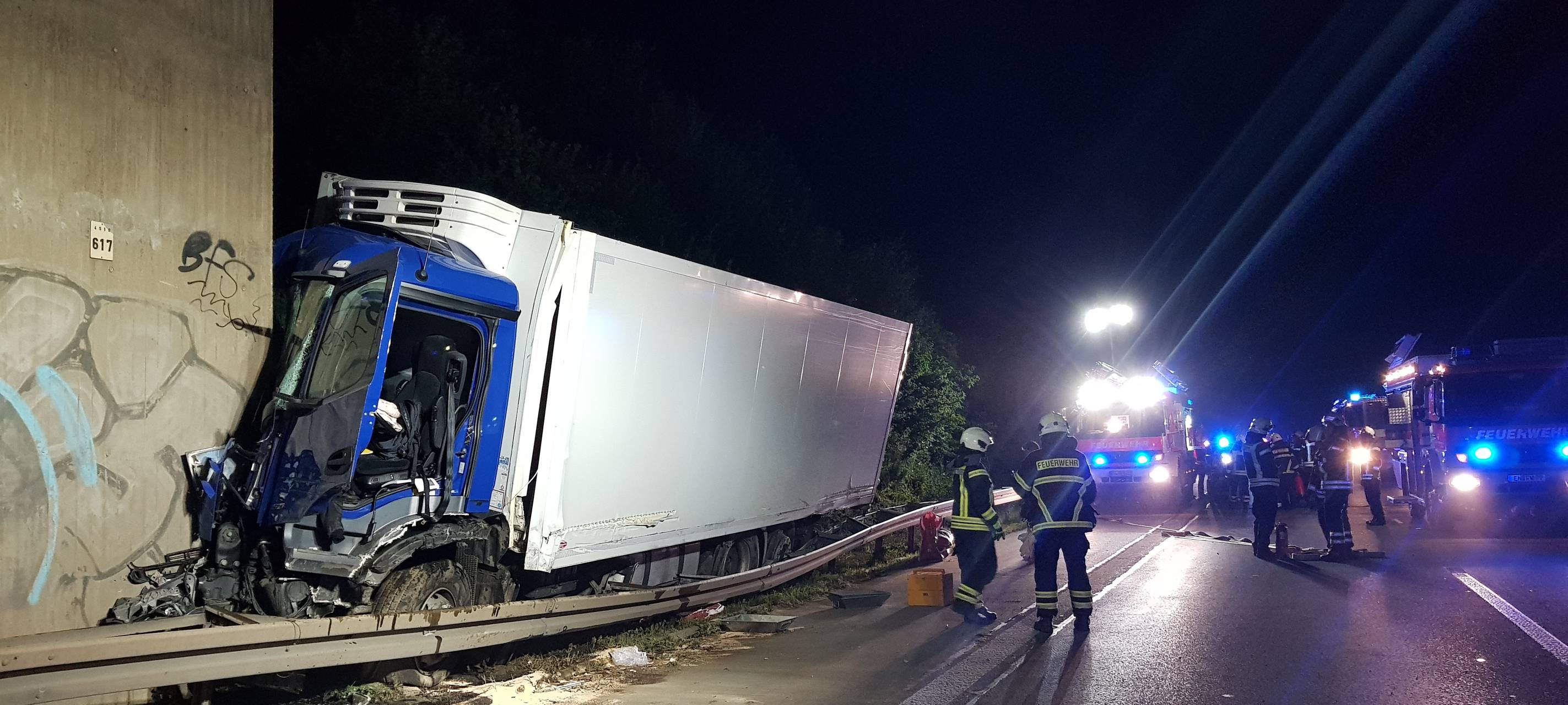 Schwerer LKW-Unfall auf A44