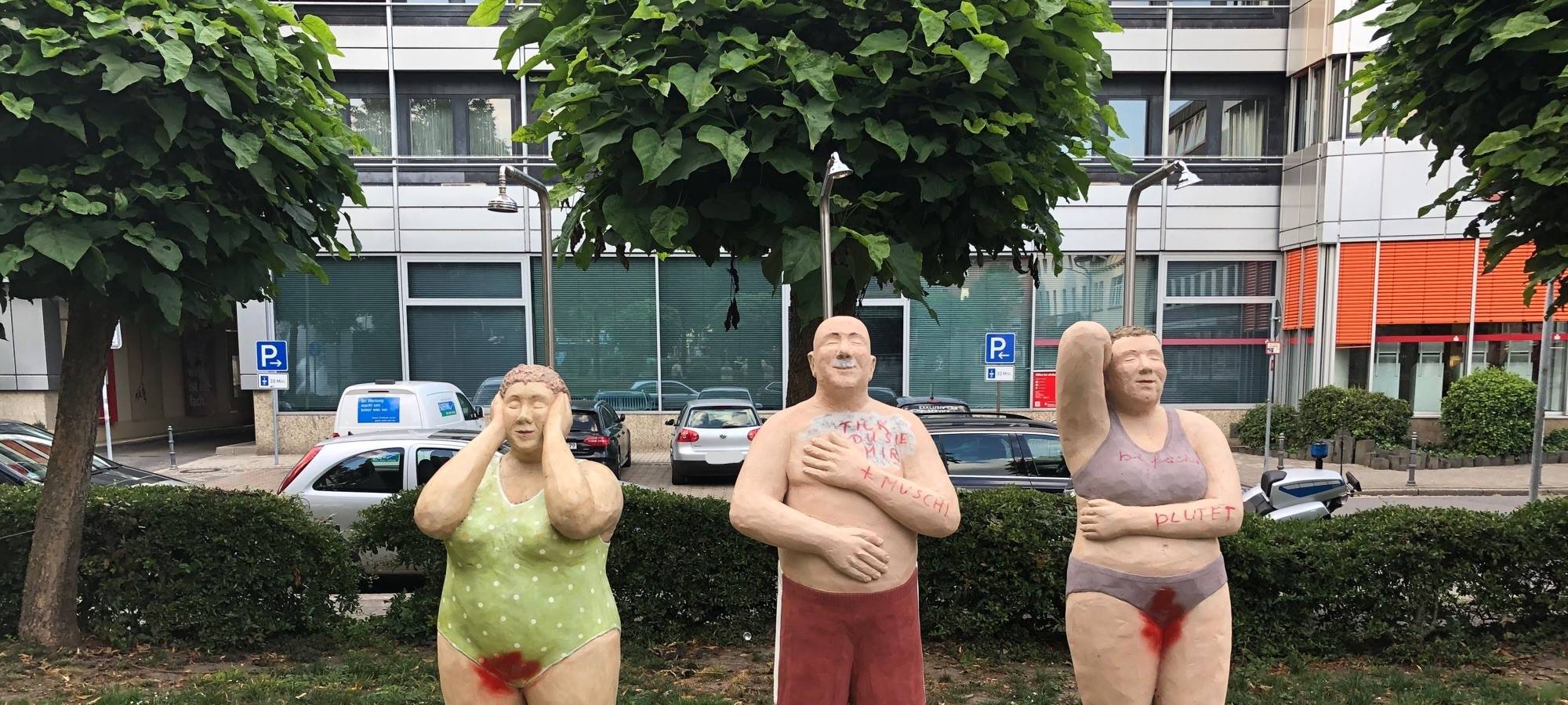 Erneut Lechner-Figuren beschädigt