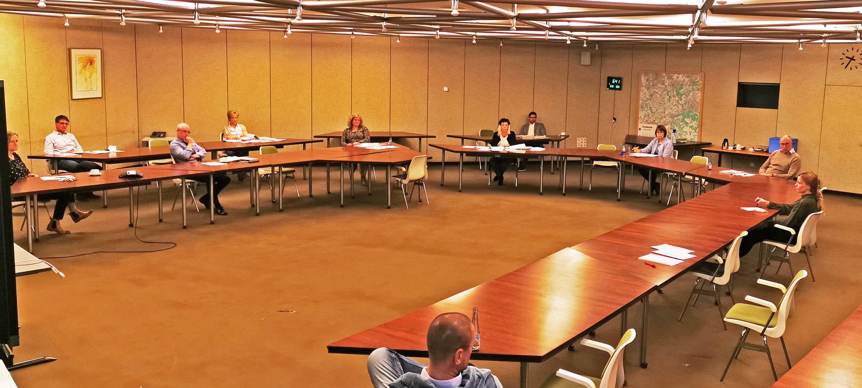 Sperrstunde auch im Kreis