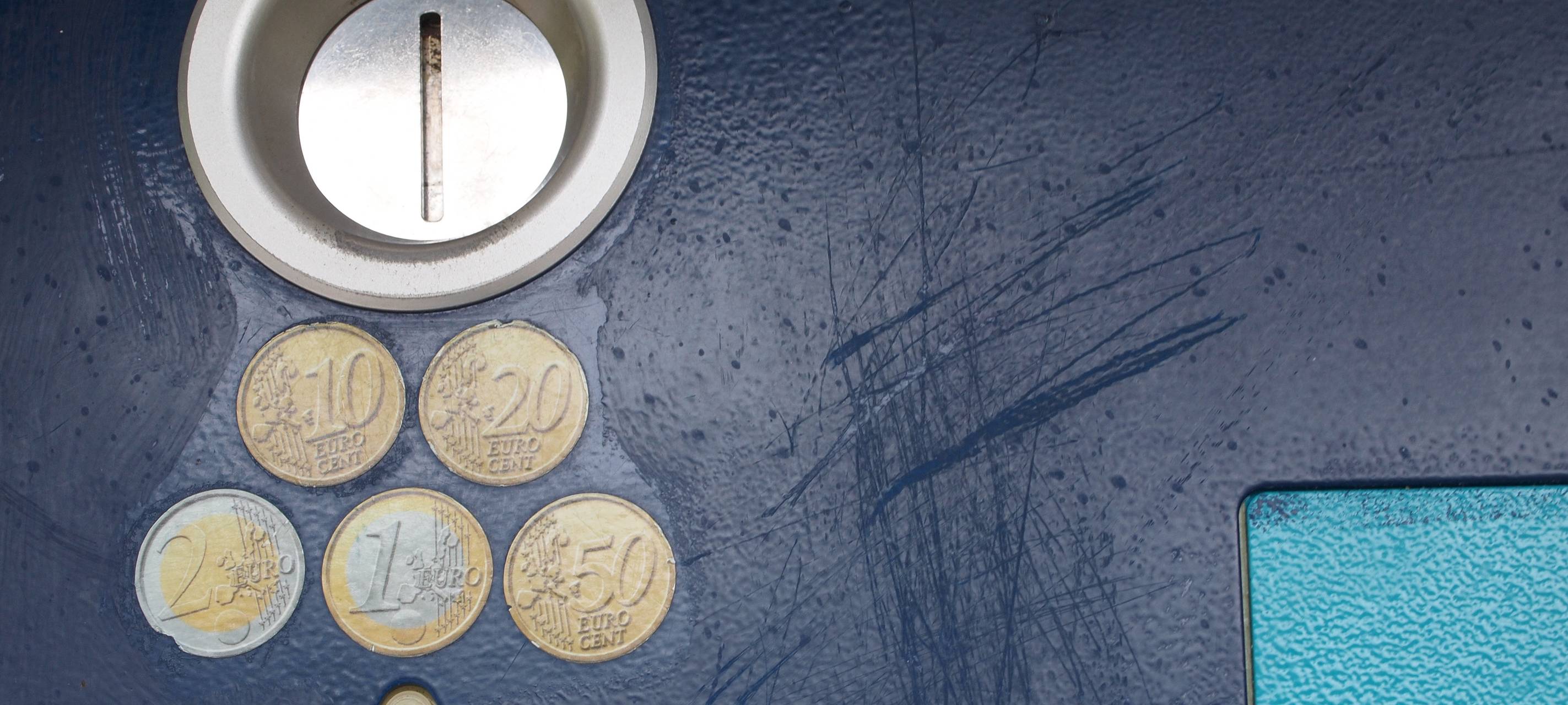 Unbekannte sprengen Parkscheinautomat in Hattingen