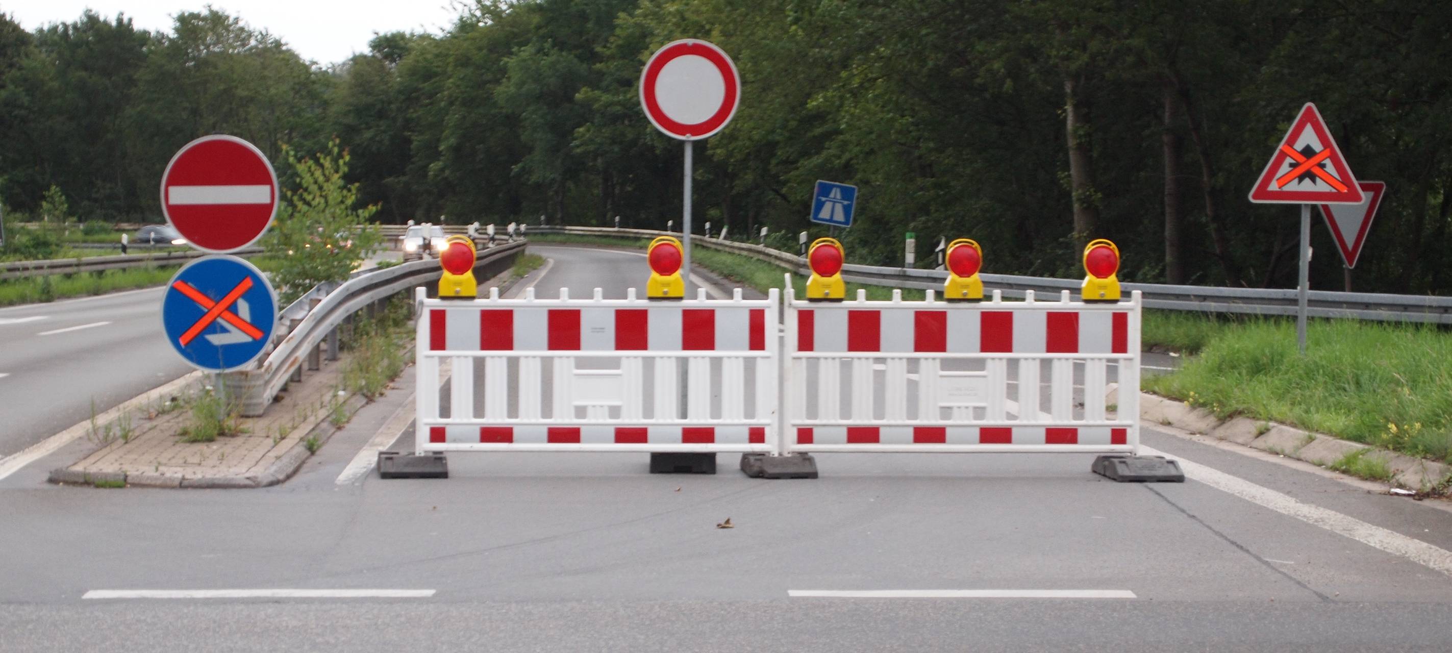 A44 bei Witten nachts gesperrt