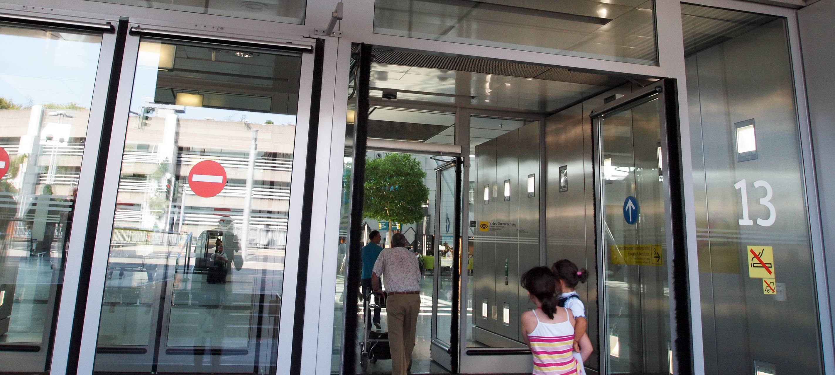 NRW-Flughäfen kassieren viel fürs Parken