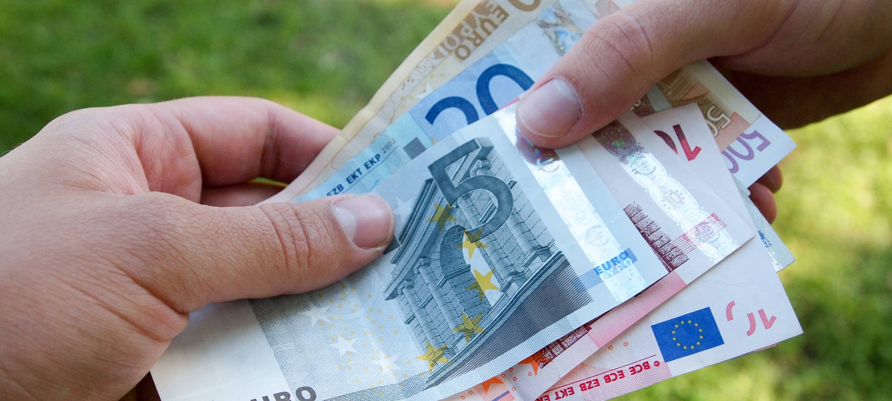 Seniorin fällt auf Trickbetrug rein