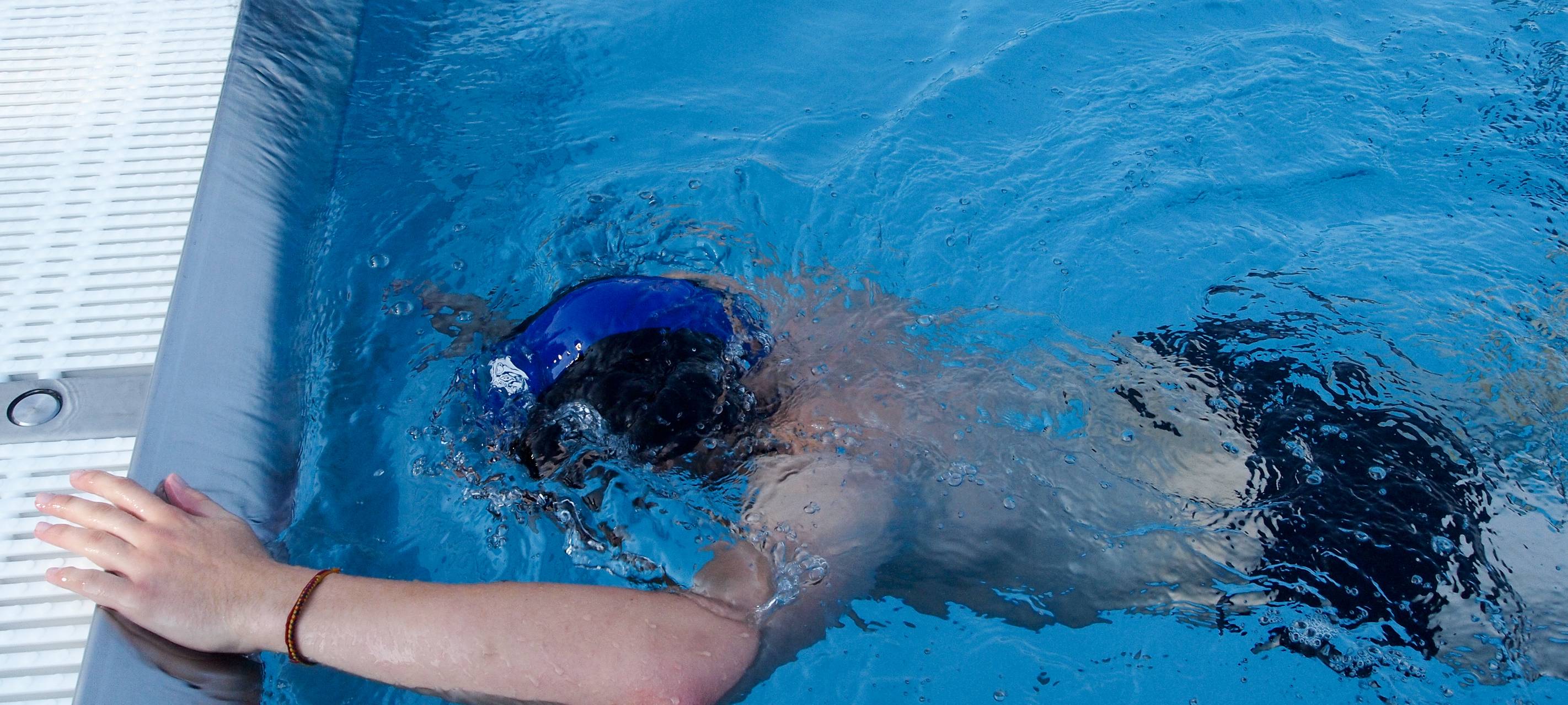 Schwimm in braucht mehr Geld