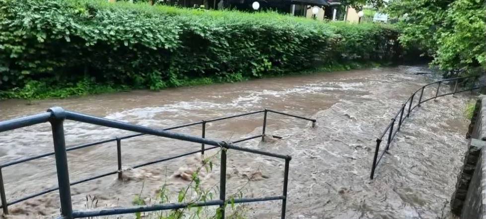 Kirchen läuten Glocken für Hochwasseropfer