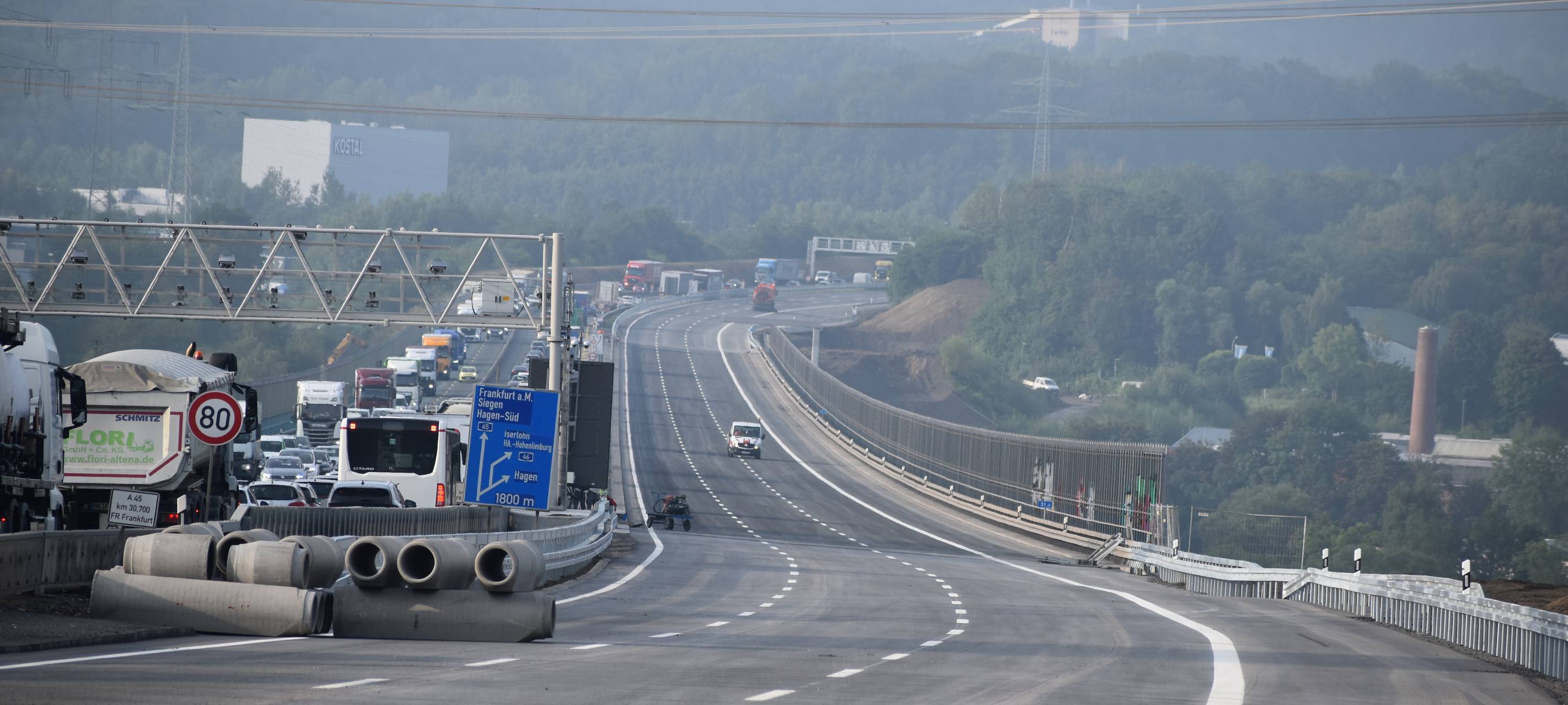 A45: Verkehr wechselt auf Brückenneubau