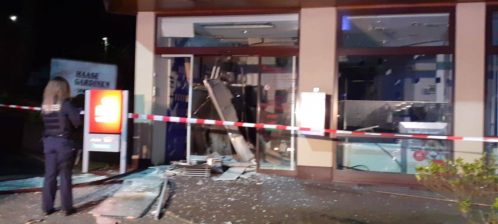 Nach Geldautomatensprengung: Massiver Sachschaden