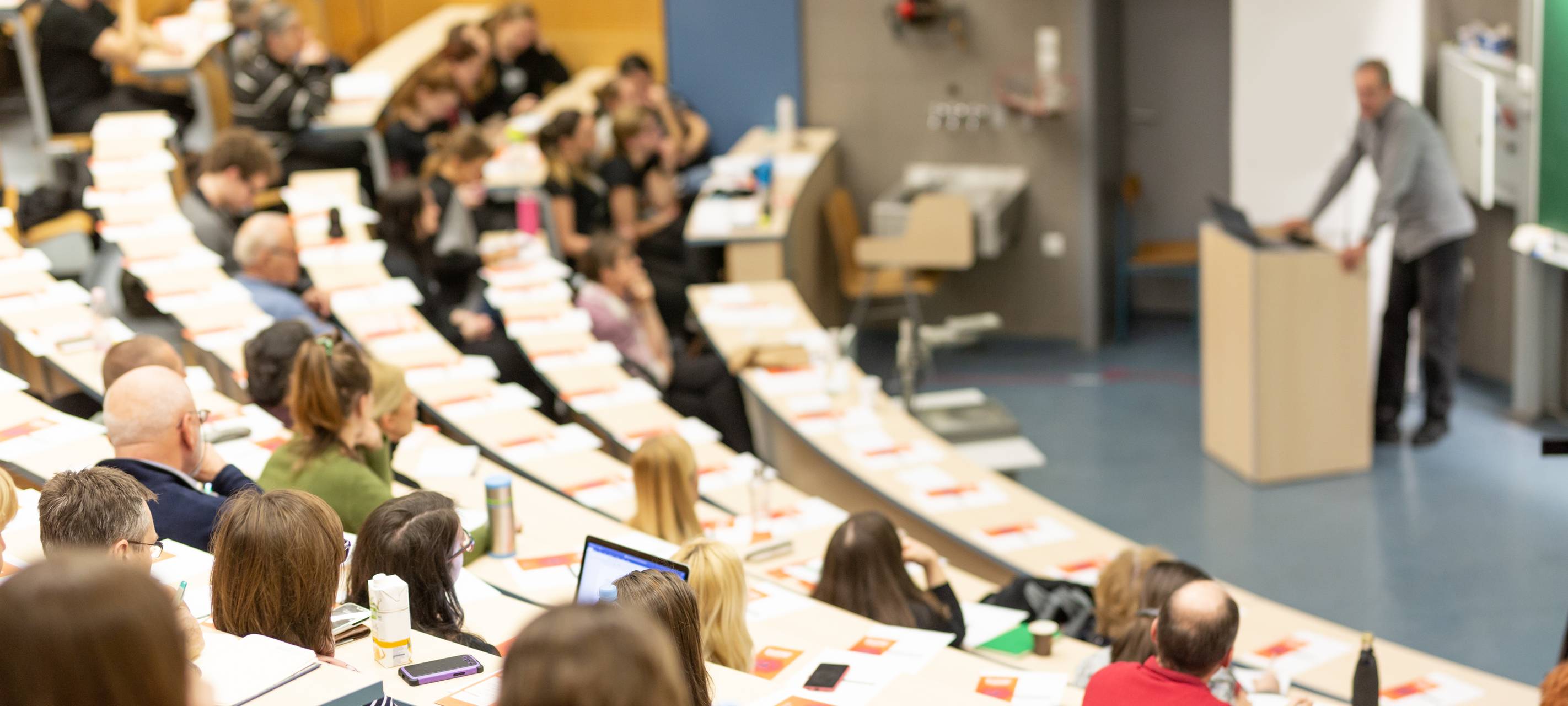 Immer mehr Studierende müssen arbeiten