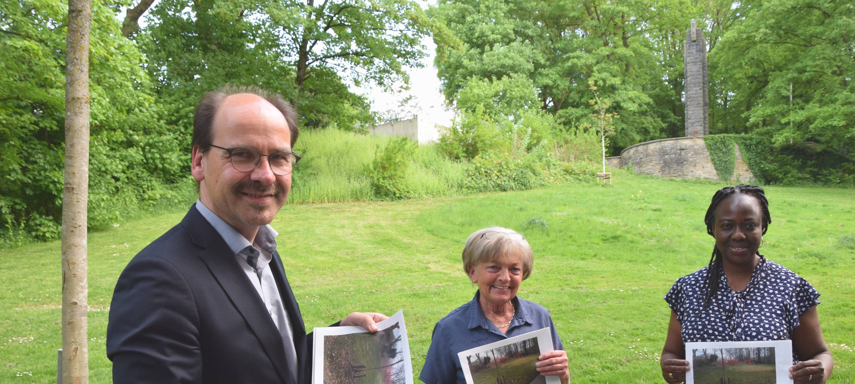 Schwelm pflanzt Gedenkbäume