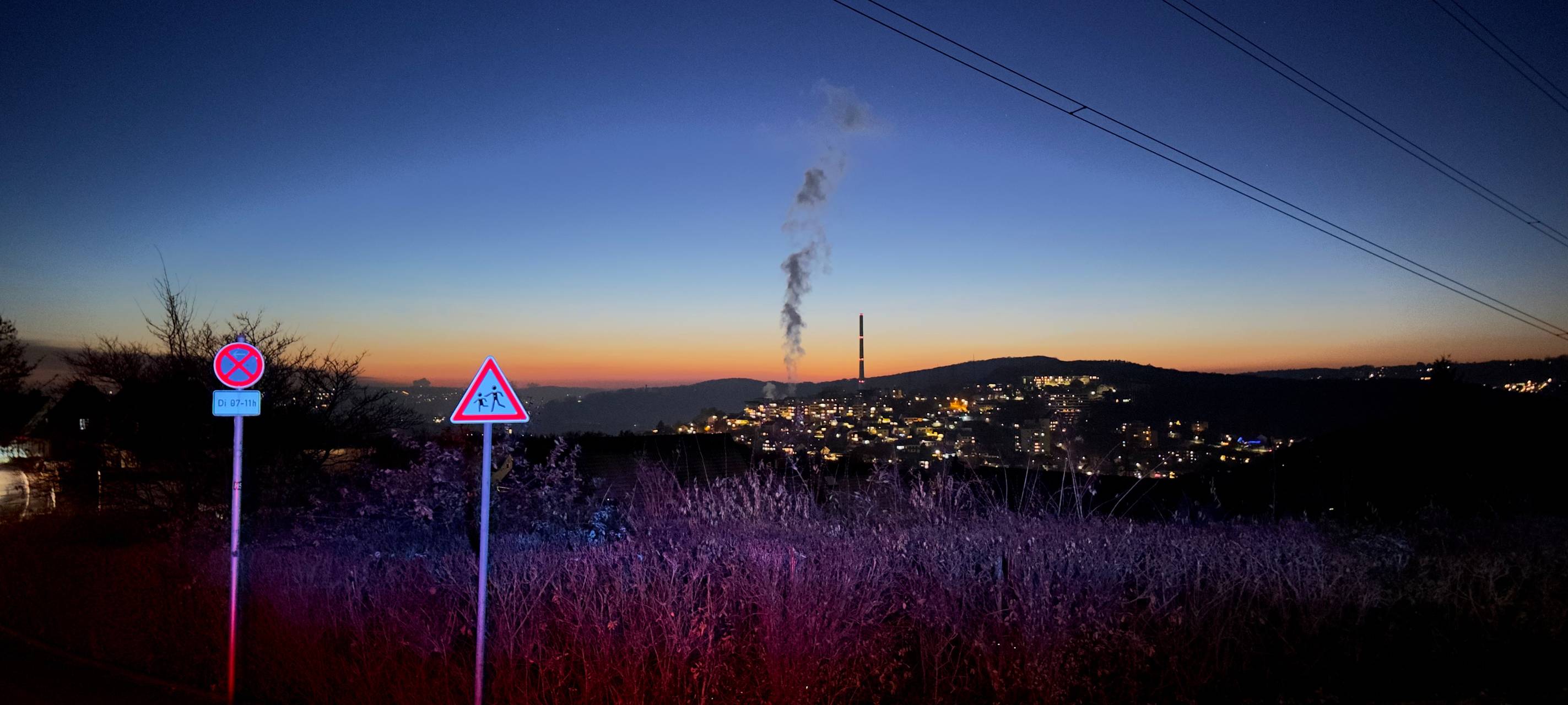 Rauch über Herdecker Waldgebiet