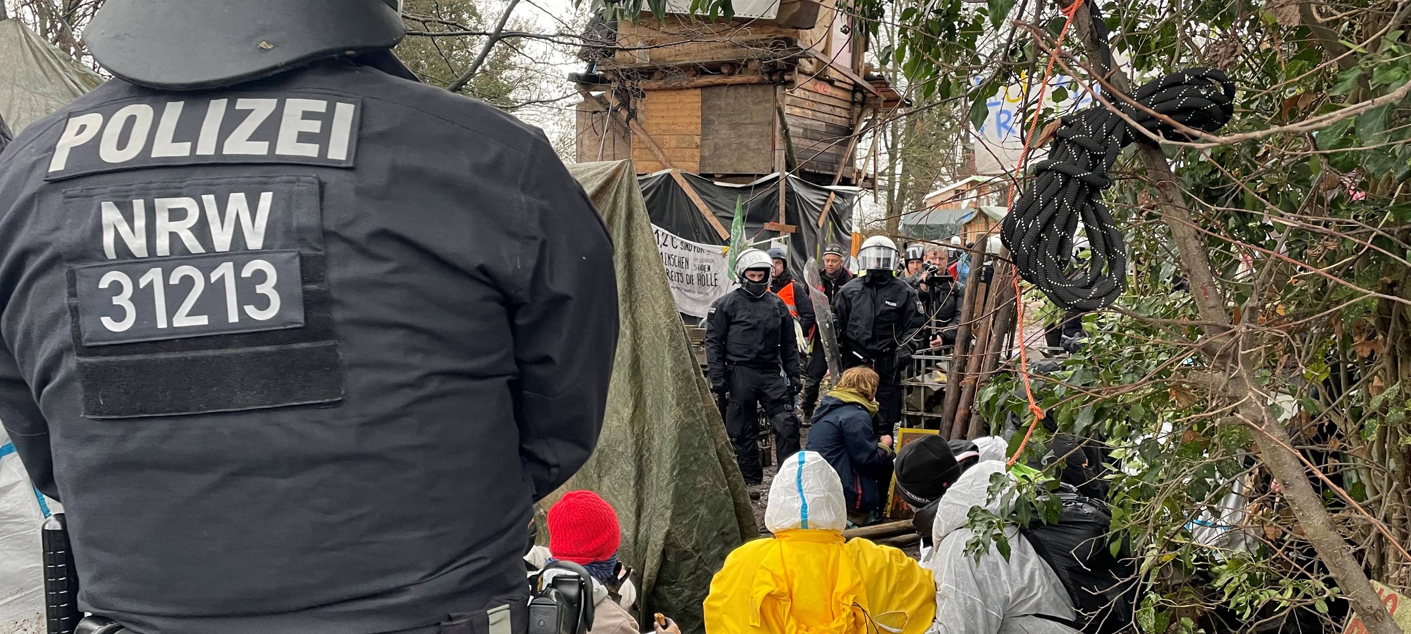 Liveticker zum Mittwoch: Polizei startet mit Räumung des Geländes in Lützerath