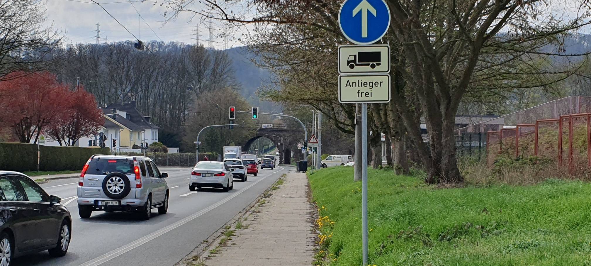 Neue Schilder in Hattingen gegen LKW-Verkehr