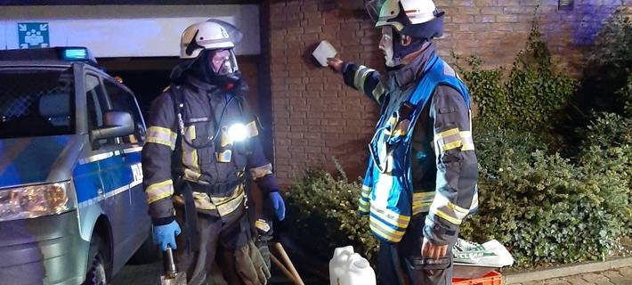 Feuerwehr rückt zu Polizei aus